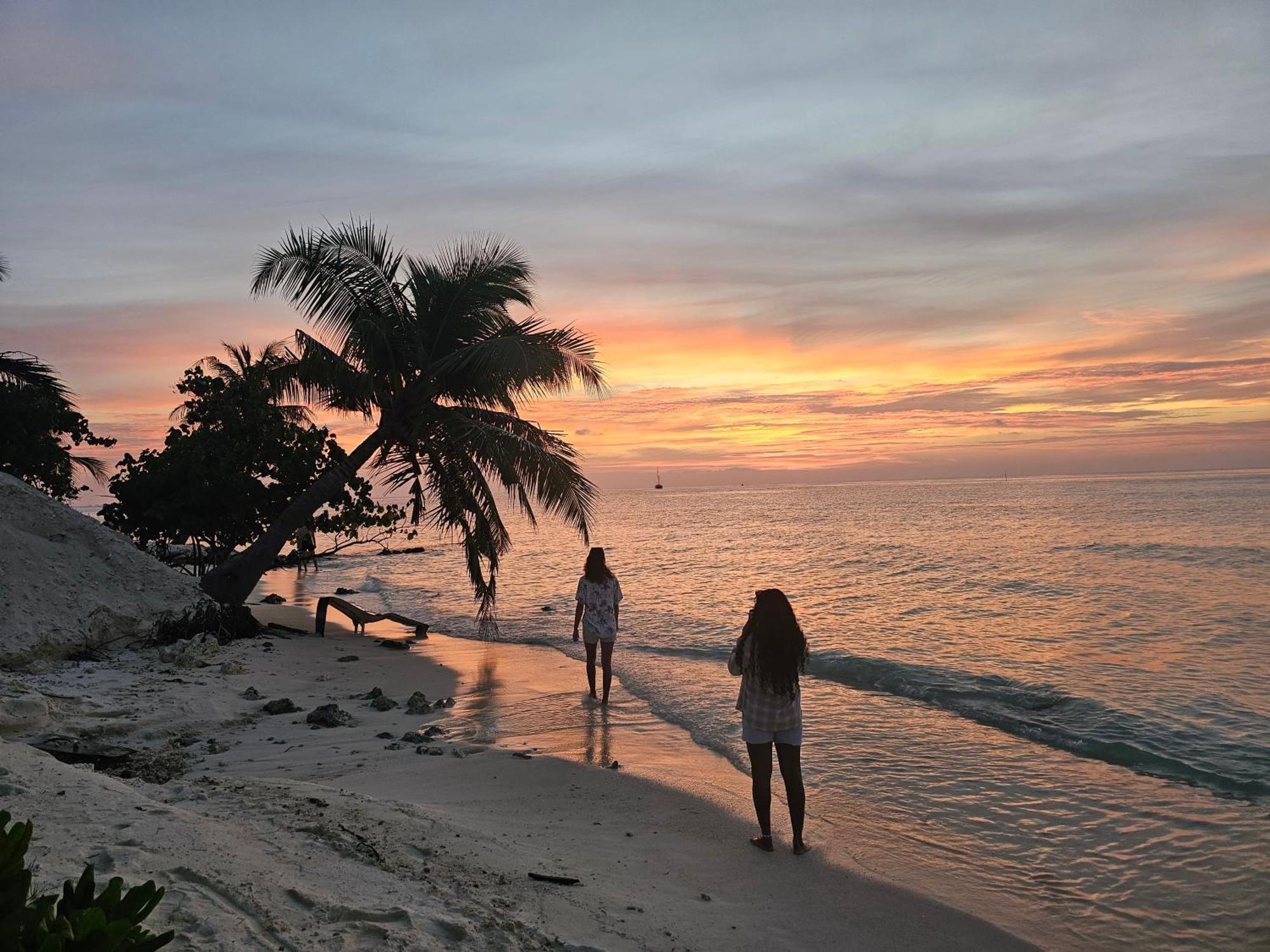 Nirili Villa Dhiffushi Extérieur photo